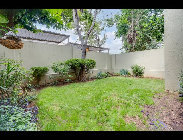 2 BEDROOM APARTMENT FOR SALE IN BRYANSTON